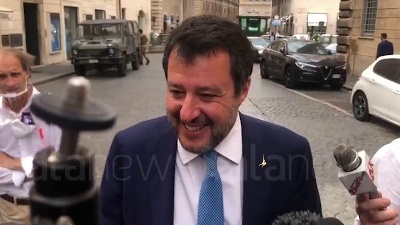 Scene from Draghi in visita al carcere degli abusi, Salvini: "Si migliori la vita di detenuti e agenti"