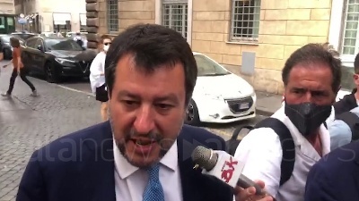 Scene from Draghi in visita al carcere degli abusi, Salvini: "Si migliori la vita di detenuti e agenti"