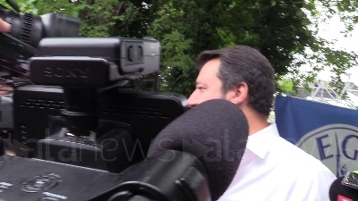 Scene from Migranti, Salvini: "Referendum se smontano decreto sicurezza"