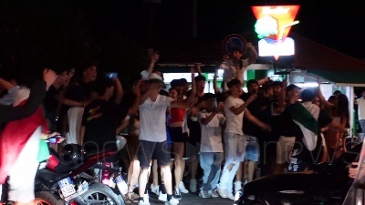 Scene from Europei, festeggiamenti a Palermo per l'Italia in finale
