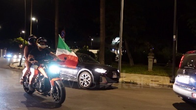 Scene from Europei, festeggiamenti a Palermo per l'Italia in finale