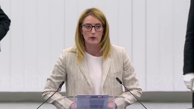 Scene from Berlusconi, L'annuncio della scomparsa in Eurocamera