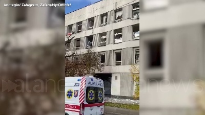 Scene from Ucraina, esplosioni nel centro di Kiev: ci sono morti e feriti