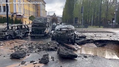 Scene from Ucraina, esplosioni nel centro di Kiev: ci sono morti e feriti