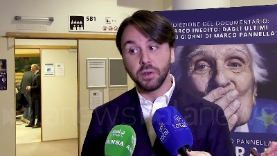 Scene from Marco Pannella, Presentazione del documentario di Simona Ventura al Parlamento europeo