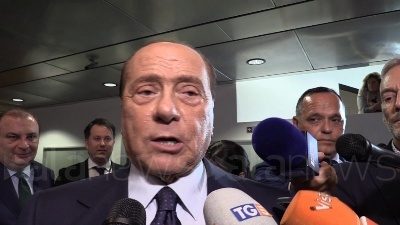 Scene from Berlusconi: "Spero avviare alleanze per altra maggioranza"