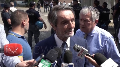 Scene from Maxi rissa, Fontana: "Spero si arrivi a sgombero totale abusivi"