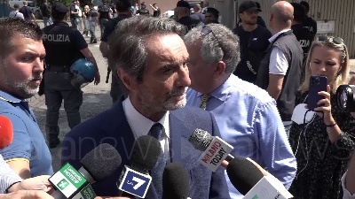 Scene from Maxi rissa, Fontana: "Spero si arrivi a sgombero totale abusivi"