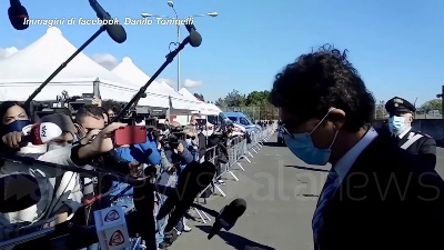 Scene from Gregoretti, attacco di Toninelli a Salvini: "Faceva il duro ma poi scaricava responsabilità su altri"