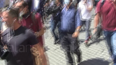 Scene from Scuola, il flash mob dei docenti precari "ruba" la piazza a Salvini