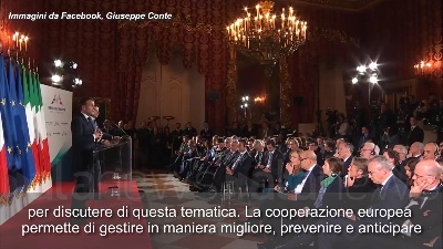 Scene from Coronavirus, Macron: "Cooperazione europea fondamentale per gestione crisi"