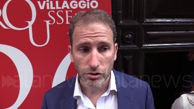 Scene from Rousseau, Casaleggio: "Oltre 56 mila voti, record mondiale"