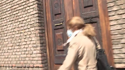 Scene from Morte Milva, il dolore della figlia: "Tra qualche giorno faremo sapere per la camera ardente