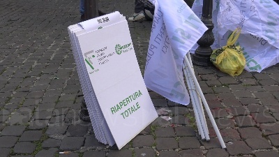 Scene from Roma, manifestazione di Confesercenti a Montecitorio