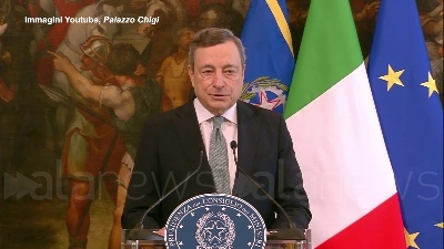 Scene from Ucraina, Draghi: "Putin metta fine allo spargimento di sangue e ritiri le truppe"