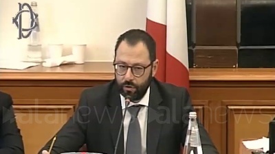 Scene from Alitalia, Patuanelli: "Non regaleremo la compagnia a Lufthansa"