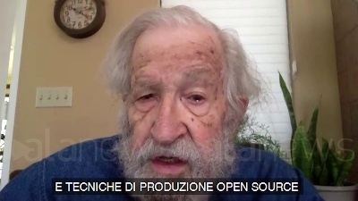 Scene from Chomsky: "Guerra fredda dei vaccini? È patologico. Ci saranno nuove epidemie"