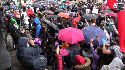 Scene from "Black lives matter", a Milano 8 minuti di silenzio per ricordare Geroge Floyd