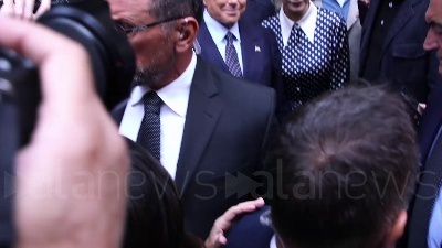 Scene from Elezioni, Berlusconi al voto a Milano insieme alla compagna Marta Fascina