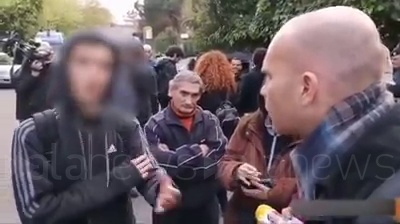 Scene from Simone, il 15enne che a Torre Maura ha sfidato Casapound