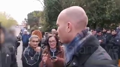 Scene from Simone, il 15enne che a Torre Maura ha sfidato Casapound