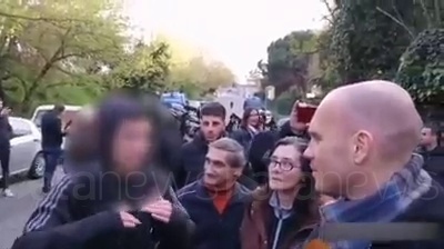 Scene from Simone, il 15enne che a Torre Maura ha sfidato Casapound