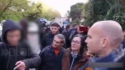 Scene from Simone, il 15enne che a Torre Maura ha sfidato Casapound