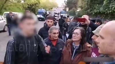 Scene from Simone, il 15enne che a Torre Maura ha sfidato Casapound