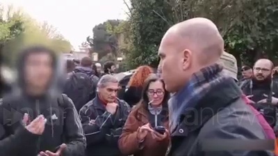 Scene from Simone, il 15enne che a Torre Maura ha sfidato Casapound