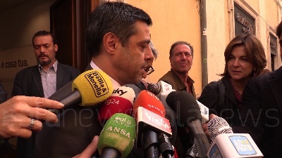 Scene from Governo, Meloni (Pd): "Italia non è quella di ultradestra disegnata dalla presidente del Consiglio"