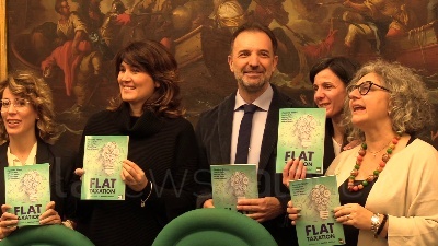 Scene from Salvini: "150 crisi aziendali lasciate da Di Maio prima di diventare tour operator"