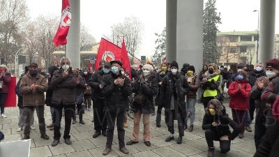 Scene from Covid, flash mob a Milano contro riforma sanitaria lombarda: "Va cancellata non modificata"