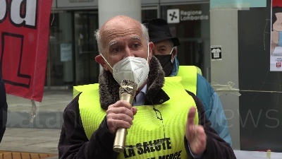 Scene from Covid, flash mob a Milano contro riforma sanitaria lombarda: "Va cancellata non modificata"