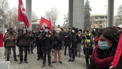 Scene from Covid, flash mob a Milano contro riforma sanitaria lombarda: "Va cancellata non modificata"