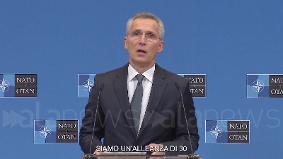 Scene from Ucraina, Stoltenberg: "Nato reagirà a qualunque attacco a un alleato"
