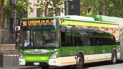 Scene from Olimpiadi a Milano, Atm festeggia con messaggi su tram e bus
