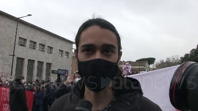 Scene from Scuola, Miur blindato per la protesta degli studenti: "No alla propaganda della Azzolina"