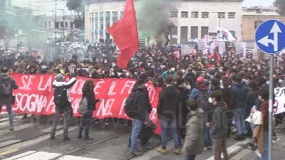 Scene from Scuola, Miur blindato per la protesta degli studenti: "No alla propaganda della Azzolina"