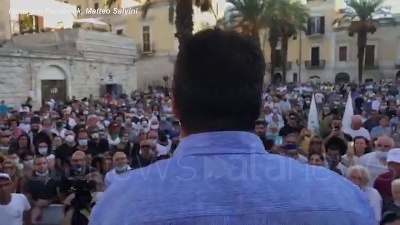 Scene from Salvini: "Azzolina incapace, se ne deve andare"