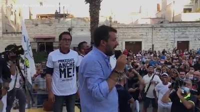Scene from Salvini: "Azzolina incapace, se ne deve andare"