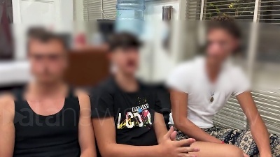 Scene from Thailandia, gli studenti italiani chiedono scusa alla donna offesa in metro a Bangkok
