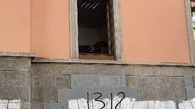 Scene from Incendio in casa di riposo a Milano, Cardinali: "Ospiti portati fuori in braccio"
