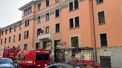 Scene from Incendio in casa di riposo a Milano, Cardinali: "Ospiti portati fuori in braccio"