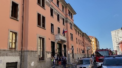 Scene from Incendio in casa di riposo a Milano, Cardinali: "Ospiti portati fuori in braccio"