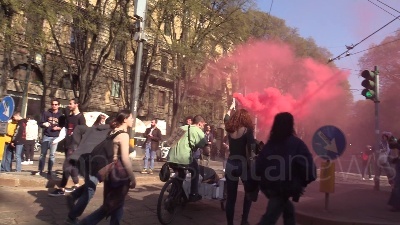 Scene from Clima, Fridays For Future in corteo a Milano: "Facciamo noi la rivoluzione ecologica"