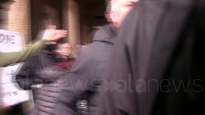 Scene from Milano, giornalista di La7 aggredito durante la manifestazione No Paura Day
