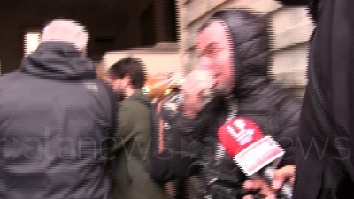 Scene from Milano, giornalista di La7 aggredito durante la manifestazione No Paura Day