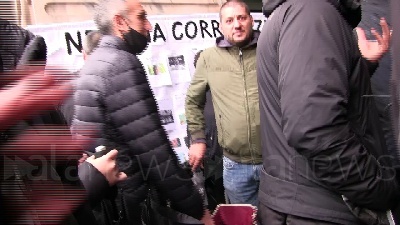 Scene from Milano, giornalista di La7 aggredito durante la manifestazione No Paura Day