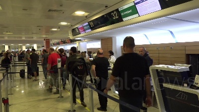 Scene from Siria, Bloccato volo per Instambul a Capodichino