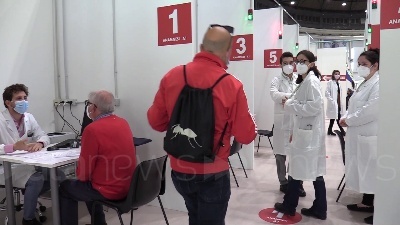 Scene from Covid, a Milano al via l'hub per le vaccinazioni più grande d'Italia: "10mila dosi al giorno"